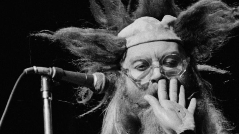 On This Day in 1995, We Lost This “Wonderfully Weird” Rocker Too Soon in a Tragic House Fire