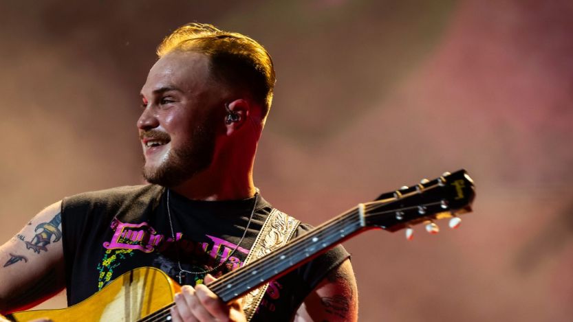 “See You August 7th”: Zach Bryan Invites Fan With Speech Impediment To Join Him Onstage in Utah