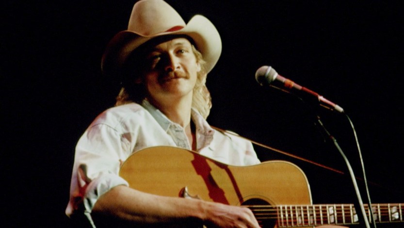 Alan Jackson Had a Big Hit With a Song That Waylon Jennings Didn’t Understand