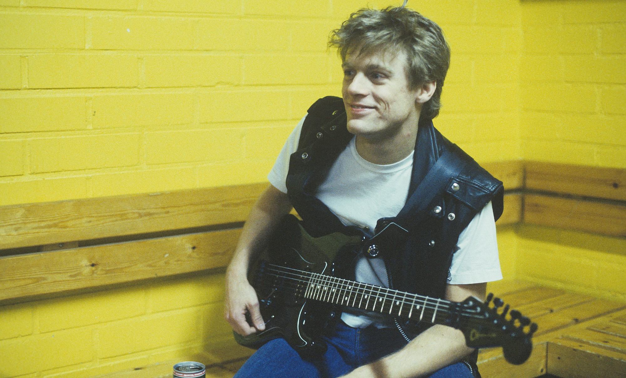 4 أغاني روك من الثمانينات مثالية للطقس الدافئ 4 أغاني روك من الثمانينات مثالية للطقس الدافئ