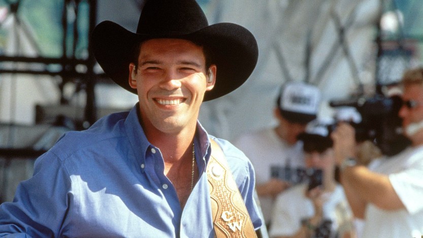 Clay Walker Wanted Randy Travis or Clint Black To Record One of His Biggest Hits