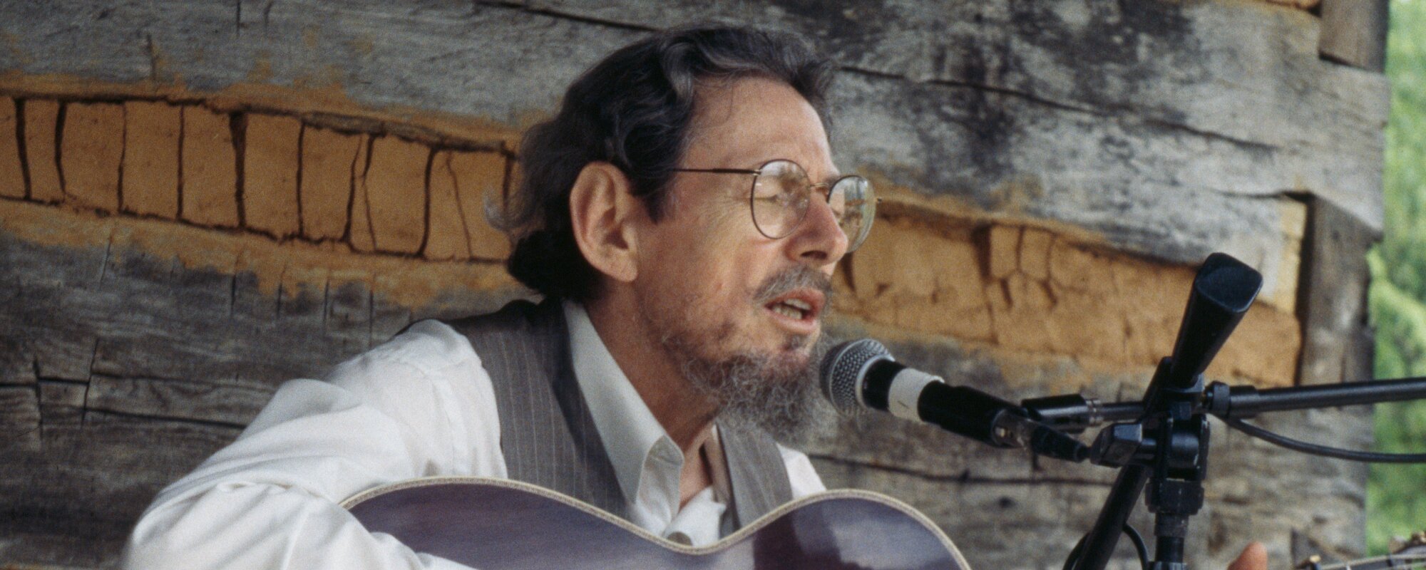 Born on This Day in 1938, the Bluegrass Guitar Master Who Has Played With Tony Rice, Johnny Cash, Kris Kristofferson, and Bob Dylan