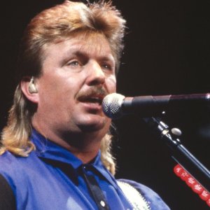 Joe Diffie, who recorded several Dennis Linde songs