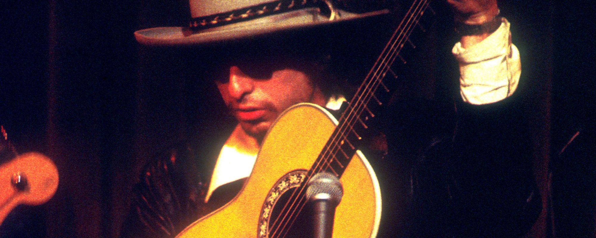 Bob Dylan Admitted He Went “Too Far” With This 1975 Track: “What Did I Do That For?”