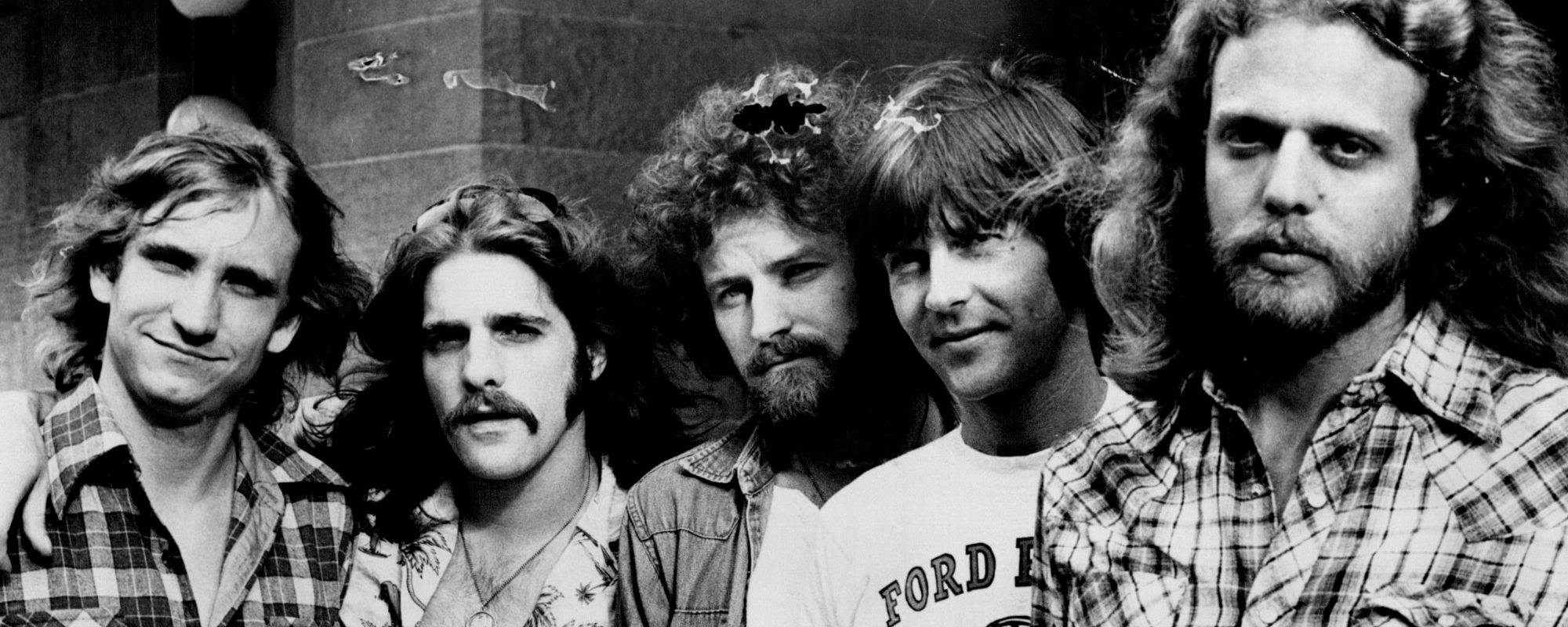 خلف الأغنية: الوحدة التي ربما افتقدتها داخل “فندق كاليفورنيا”