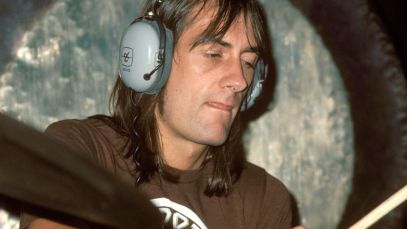 Mick Fleetwood performing in 1975