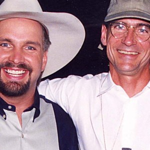 James Taylor Inspired What Became One of Garth Brooks’ Most Heartwarming Songs