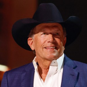 4 Country Artists Who Had a No. 1 Hit in at Least 3 Decades