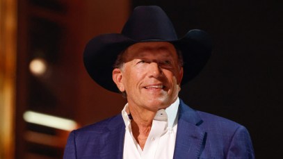 4 Country Artists Who Had a No. 1 Hit in at Least 3 Decades