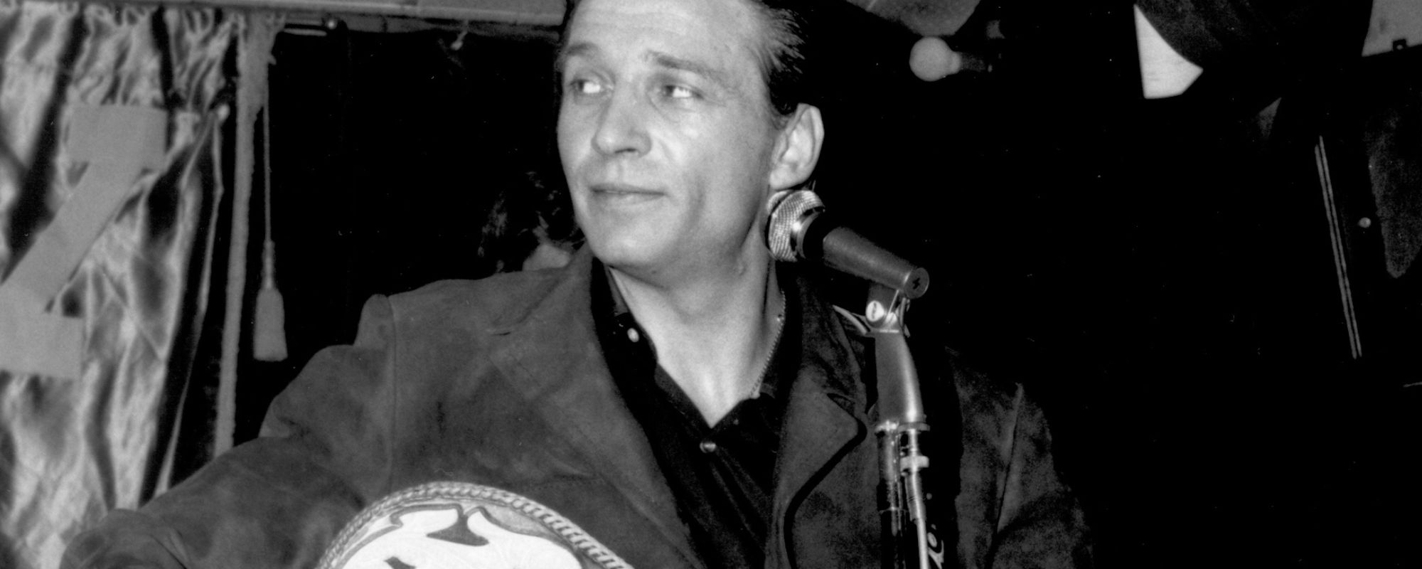 Watch an Unrecognizable Waylon Jennings Perform a Deep Cut Cover That the Original Songwriter Later Refused to Play