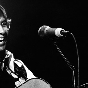 John Denver’s First No. 1 Hit Came Because of One Woman’s Heartbreaking Tragedy