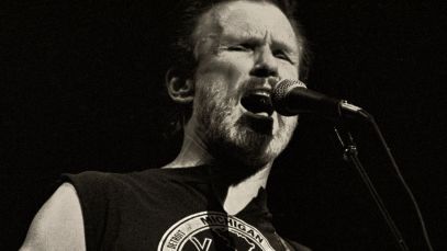 Kris Kristofferson performing