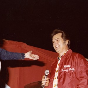 I’m Always in a Better Mood After Listening to These 3 Country Songs From 1973