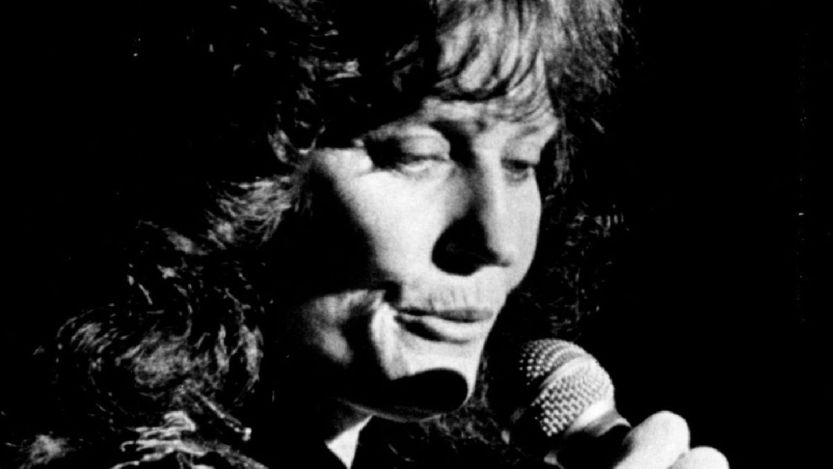 Loretta Lynn performing