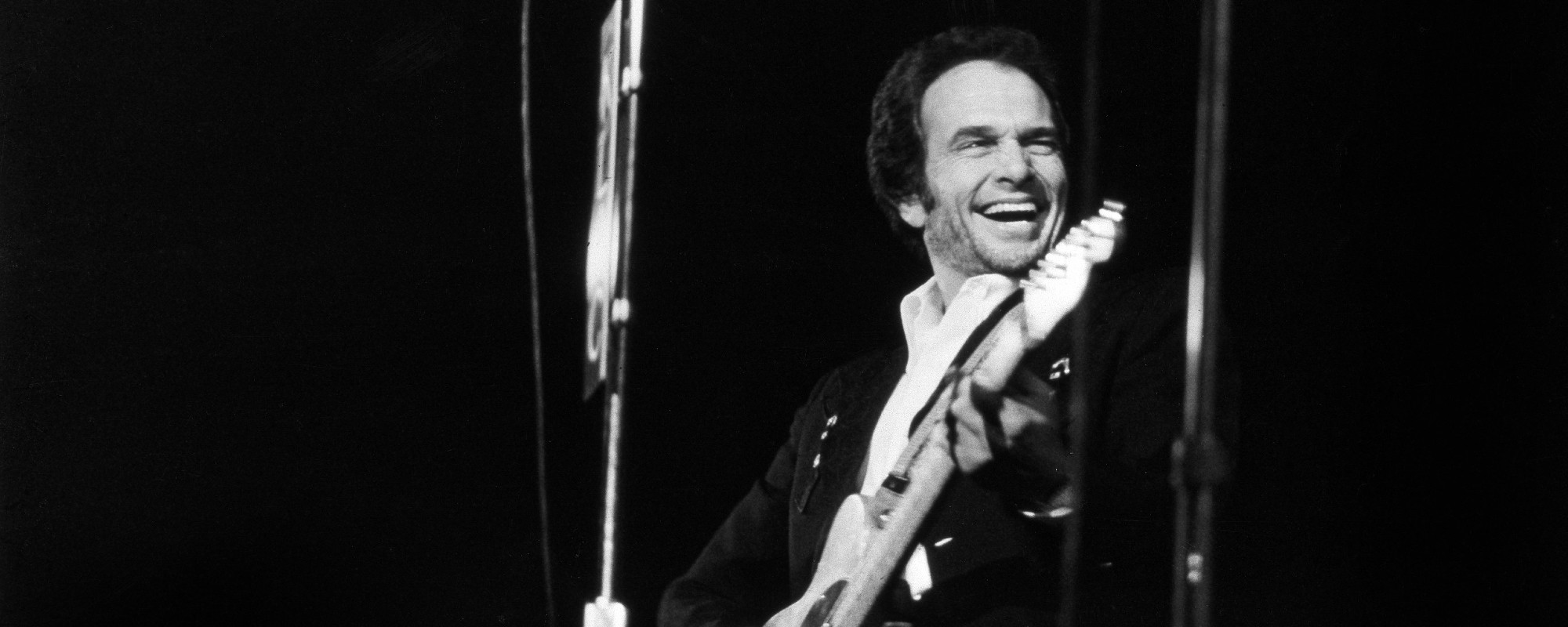 من المستحيل ألا تبتسم أثناء الاستماع إلى هذه الأغاني الريفية الثلاث من عام 1968