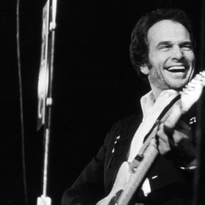 It’s Impossible Not To Smile Listening to These 3 Country Songs From 1968