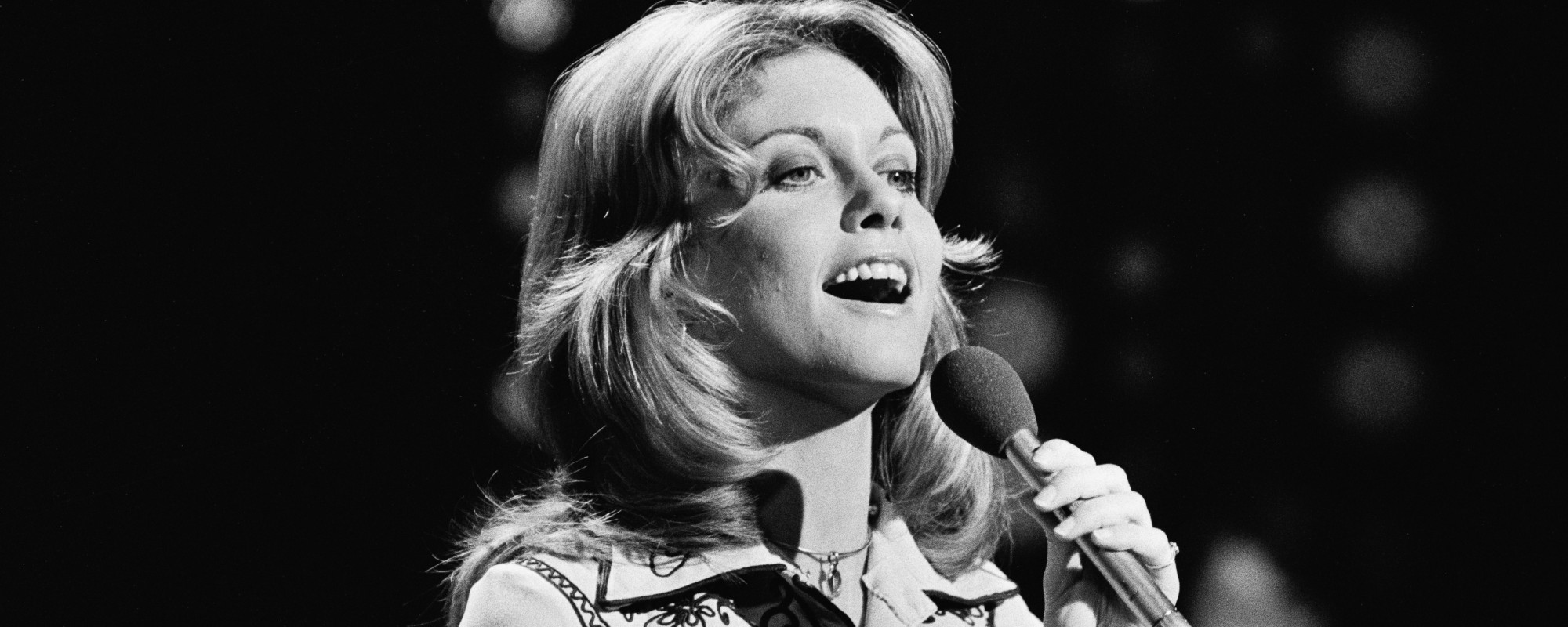 Olivia Newton-John Created a Major Country Music Controversy With This 70s Album