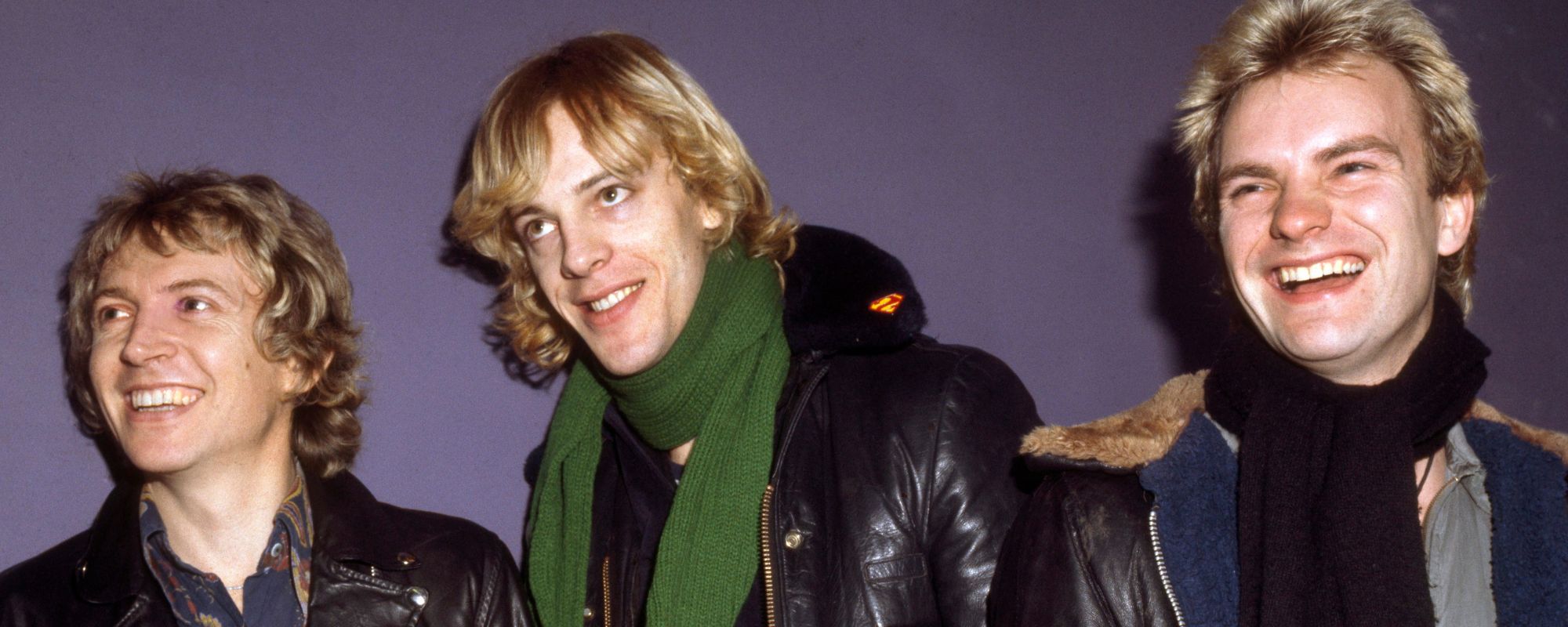 الضربة الثانية للشرطة رقم 1 في المملكة المتحدة جاءت من قيام ستينج بأخذ شيء “غبي” والسخرية منه