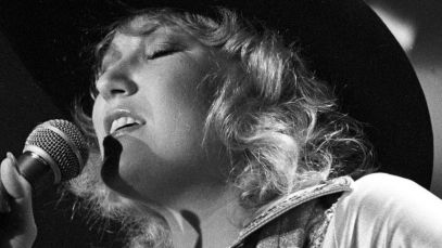 Tanya Tucker performing