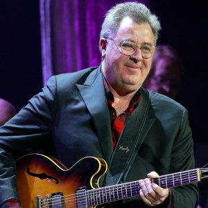 Hardly Anyone Remembers These 3 Vince Gill Collaborations, Even Though They Are Amazing