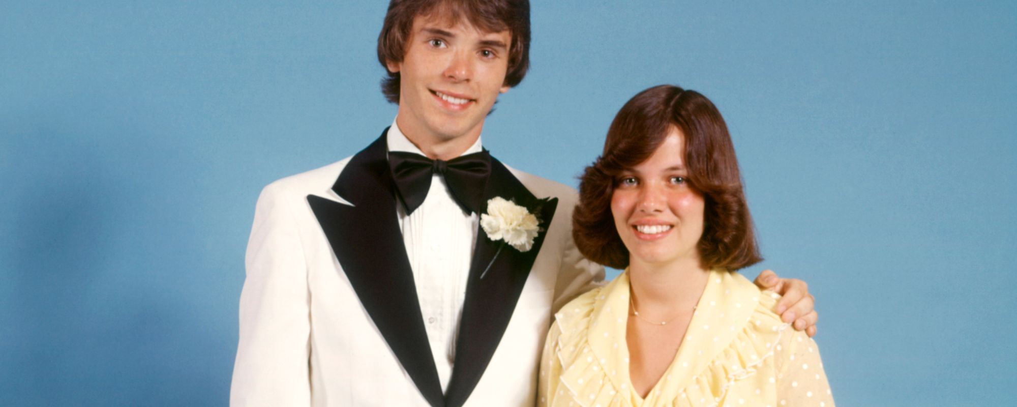 4 Slow Dance Songs That Will Instantly Transport You to Your 1970s Prom Night