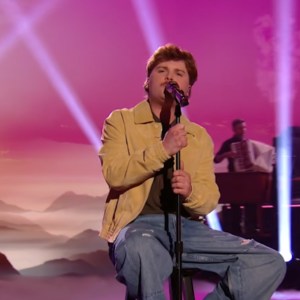 Brooks Rosser & Rae Go Public With Romance on 'American Idol' Disney Night