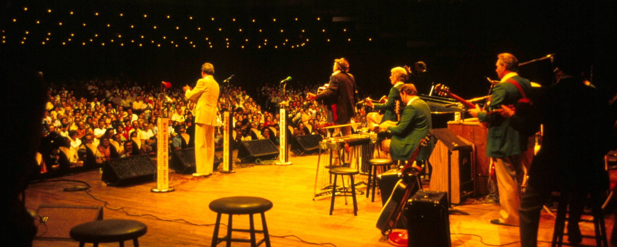 On This Day in 1970, a Country Music Husband-and-Wife Duo Proved That Stepping Outside the Box Can Get You a No. 1 Hit