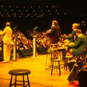 On This Day in 1970, a Country Music Husband-and-Wife Duo Proved That Stepping Outside the Box Can Get You a No. 1 Hit