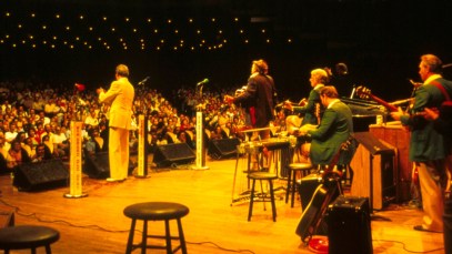 On This Day in 1970, a Country Music Husband-and-Wife Duo Proved That Stepping Outside the Box Can Get You a No. 1 Hit