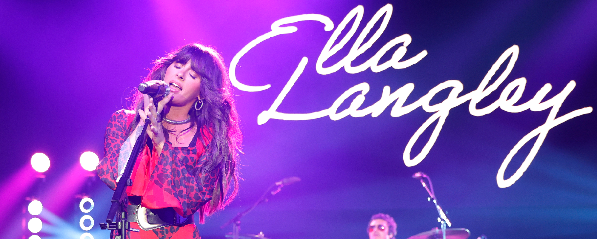 إيلا لانجلي تستعرض الألبوم القادم بأغنية جديدة “Bottom of Your Boots” خلال حدث ناشفيل