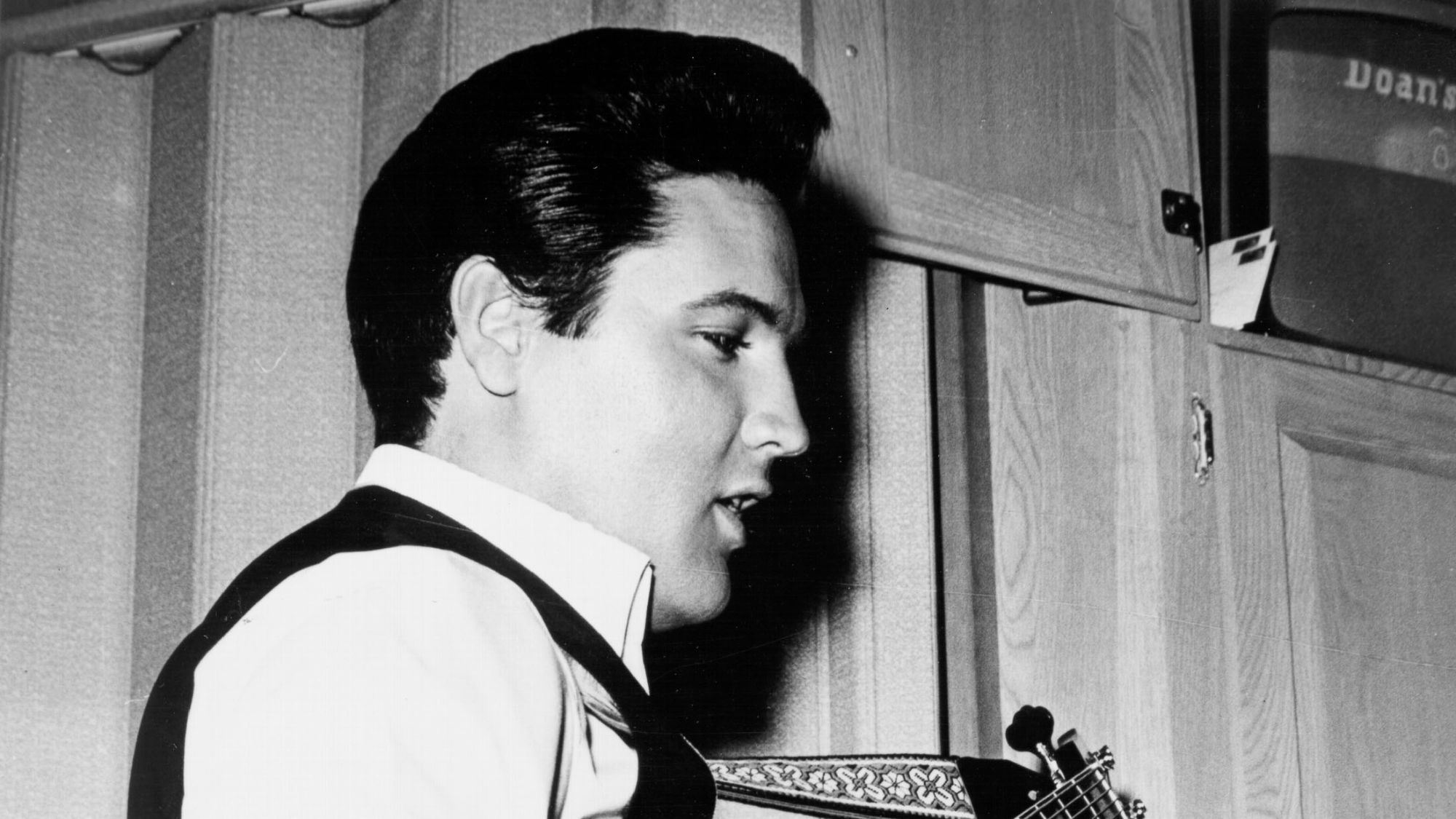 On This Day in 1960, The King of Rock ‘n’ Roll Was Back on Top of the Hot 100 for the First Time Since Serving His Country