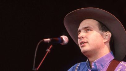 On This Day in 1989, Garth Brooks Introduced Himself to the World With His Self-Titled Debut Album