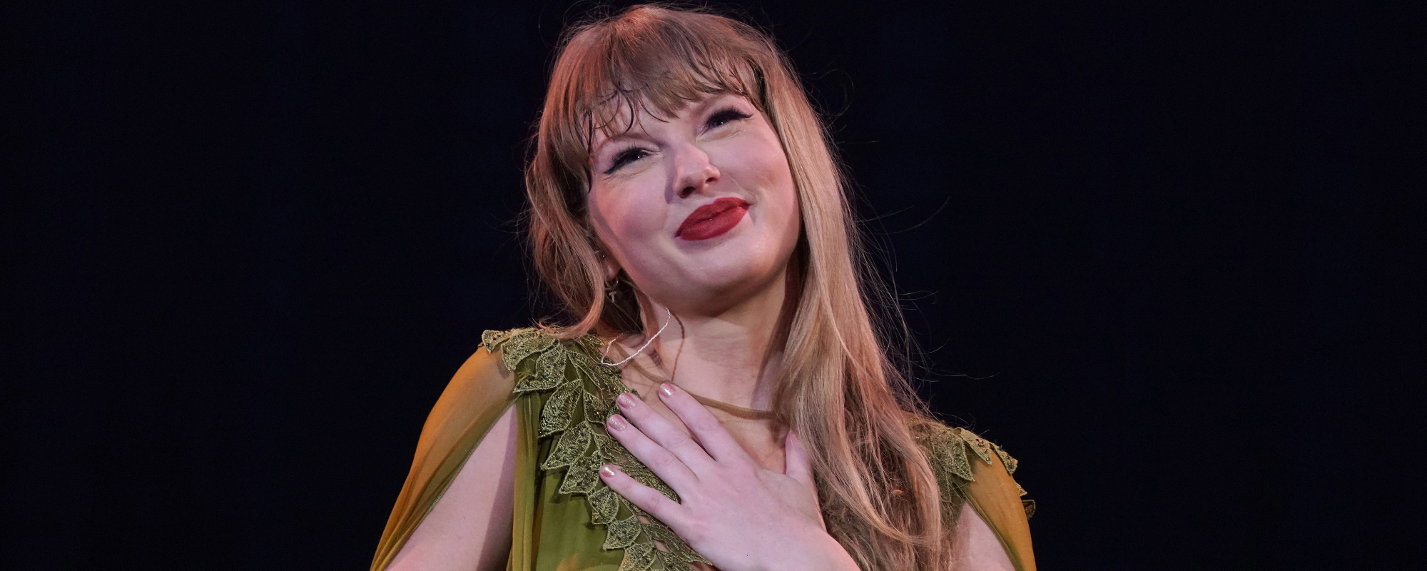 Taylor Swift Reveals Real-Life Experiences That Led Her to Write “Love Story” and “Elizabeth Taylor”