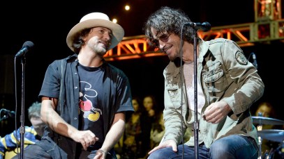 MOUNTAIN VIEW, CA - OCTOBER 26: Eddie Vedder (L) of Pearl Jam and Chris Cornell perform during the 28th annual Bridge School Benefit at Shoreline Amphitheatre on October 26, 2014 in Mountain View, California. (Photo by Tim Mosenfelder/Getty Images)