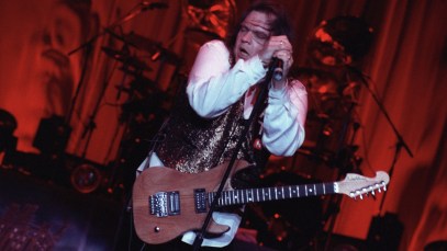 MINNEAPOLIS - JULY 2: Meatloaf performs on the Everything Louder Tour at the Target Center in Minneapolis, Minnesota on July 2, 1994. (Photo by Jim Steinfeldt/Michael Ochs Archives/Getty Images)