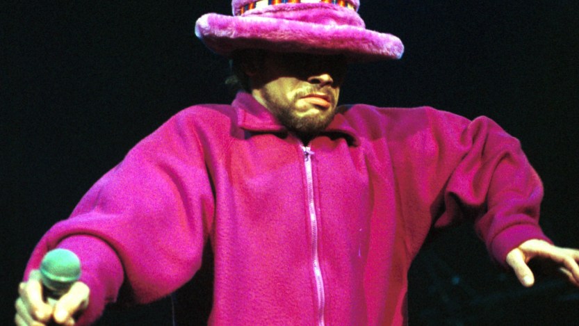 Jay Kay of Jamiroquai performing on stage at The Forum, Kentish Town, London, 11 November 1996. (Photo by Ian Dickson/Redferns)