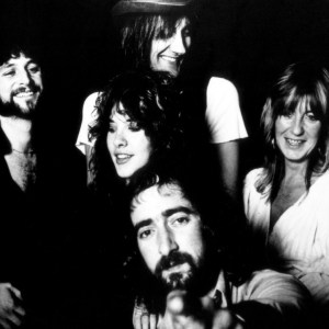 CIRCA 1976: (Clockwise from left) Lindsey Buckingham, Mick Fleetwood, Christine McVie, John McVie and Stevie Nicks (center) of the rock and roll group "Fleetwood Mac" pose for a portrait in circa 1976. (Photo by Michael Ochs Archives/Getty Images)