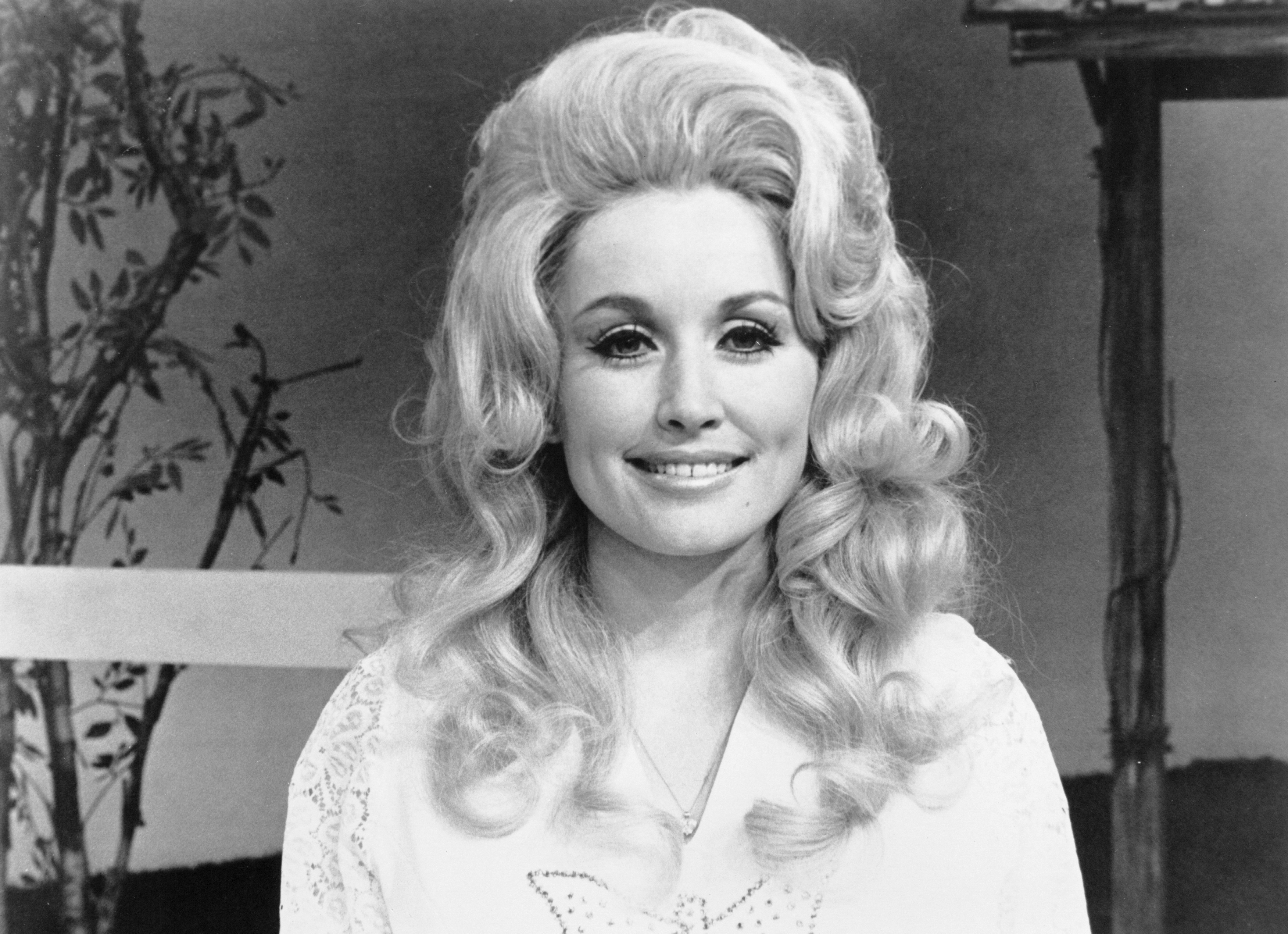 53 Years Ago Today, Dolly Parton Released the Most Personal Album in Her Discography, With a Special Ode to Her Childhood