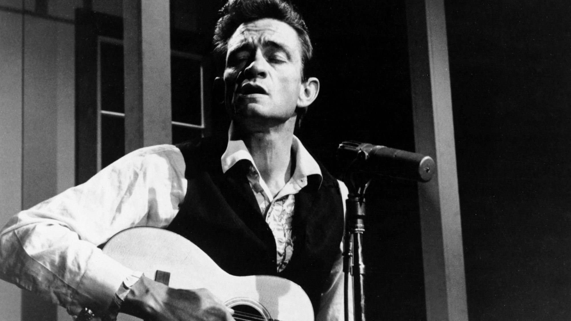 3 Johnny Cash Songs That Even People Who Don’t Like Country Will Enjoy