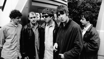 NETHERLANDS - JANUARY 01: NETHERLANDS Photo of Liam GALLAGHER and Noel GALLAGHER and OASIS, L-R:Tony McCarroll, Paul 'Bonehead' Arthurs, Noel Gallagher, Liam Gallagher, Paul 'Guigsy' McGuigan - posed, group shot (Photo by Michel Linssen/Redferns)