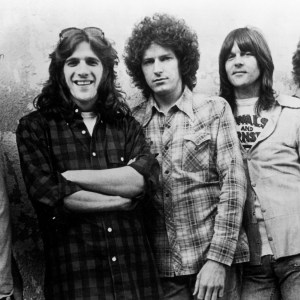 UNSPECIFIED - JANUARY 01: Photo of EAGLES; L-R: Bernie Leadon, Glenn Frey, Don Henley, Randy Meisner, Don Felder - posed, group shot, c.1974/1975 (Photo by Gems/Redferns)