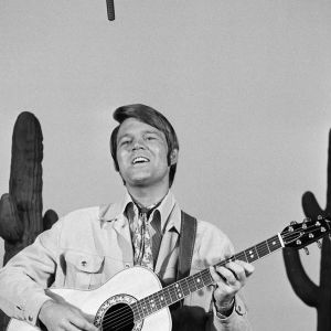 On the Charts This Day in 1969, Glen Campbell Had the No. 1 Country Album After Replacing Himself on Top