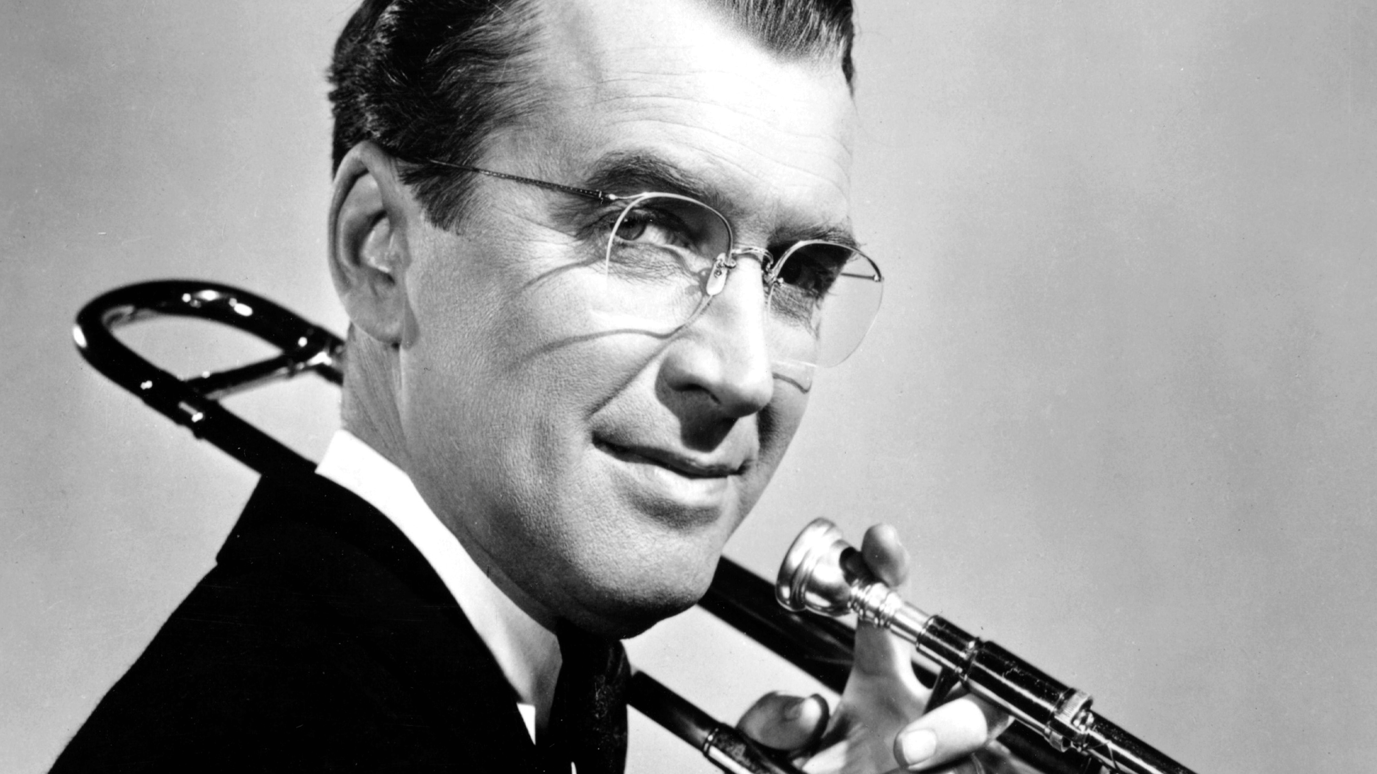 4 Swing Classics Guaranteed To Get Grandma On the Dance Floor