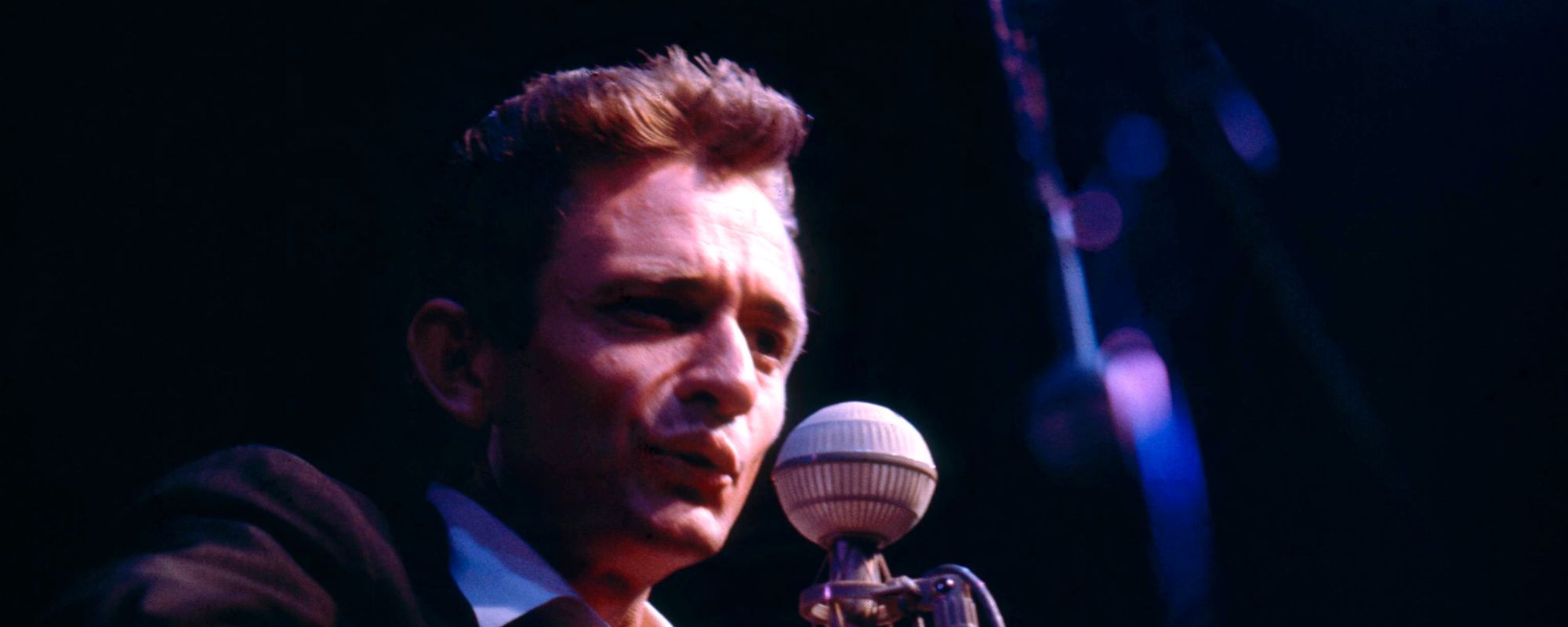 62 Years Ago, Johnny Cash Topped the Charts With a Melody Ripped Straight From a Bob Dylan Song (Which Bob Dylan Also Stole)