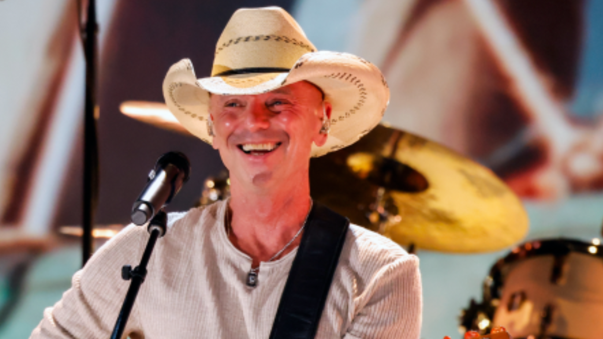 3 Country Songs From the 90s That Might Give You Secondhand Embarrassment