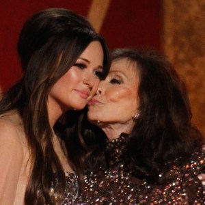 Throwback to Kacey Musgraves Honoring Loretta Lynn With "Coal Miner's Daughter"
