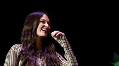 Kacey Musgraves Swears UFOs Followed Her on Flight to Nashville —And She’s Got Video To Back It Up