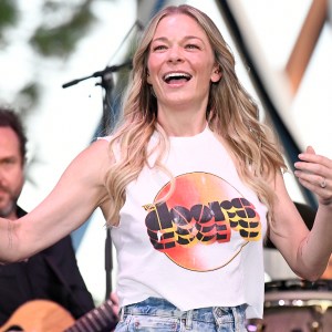 LeAnn Rimes Delays Tour Dates as She Battles "Severe Illness"