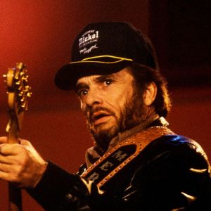 On the Charts This Day in 1982, Merle Haggard Was at No. 1 With a Song Inspired by His Tour Bus Driver