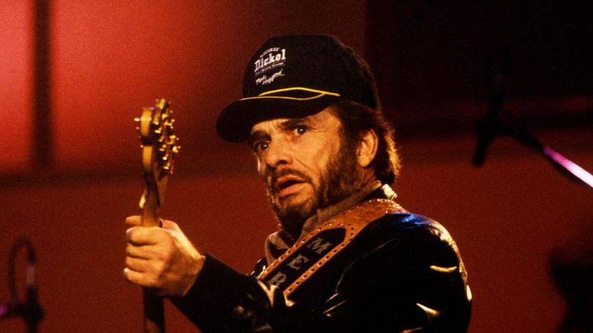 On the Charts This Day in 1982, Merle Haggard Was at No. 1 With a Song Inspired by His Tour Bus Driver